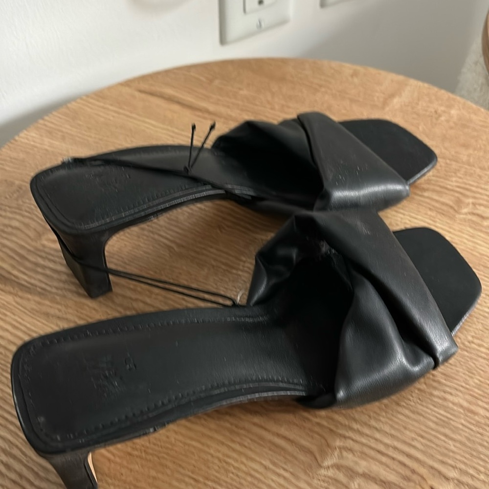 NWT H&M Black Kitten Heels